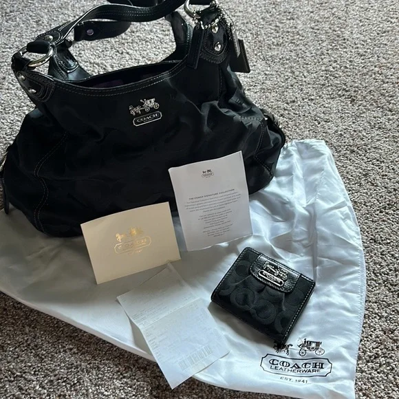 COACH SIGNATURE COLLECTION!!!! Purse and WALLET DUO! - Picture 9 of 17